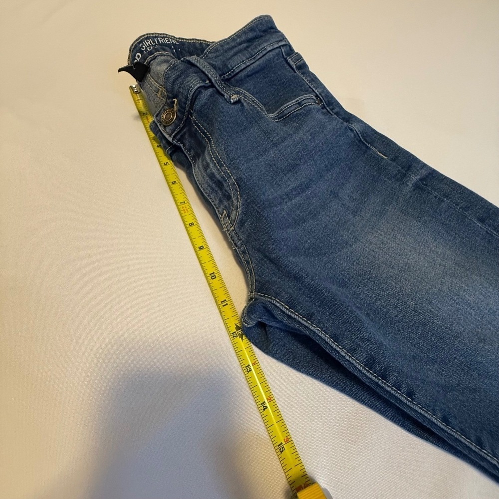 Gap Girlfriend Denim Cropped Jeans Medium Wash Blue Denim Slim Fit Women Pant 2R - Picture 9 of 11